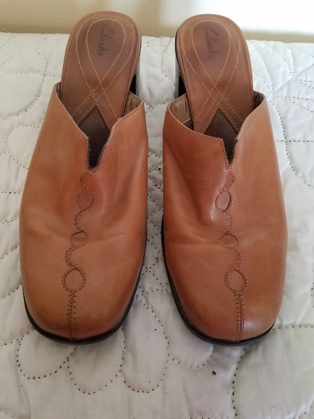 Women's CLARKS Mules Light Brown Leather Stitched Design Size 10M